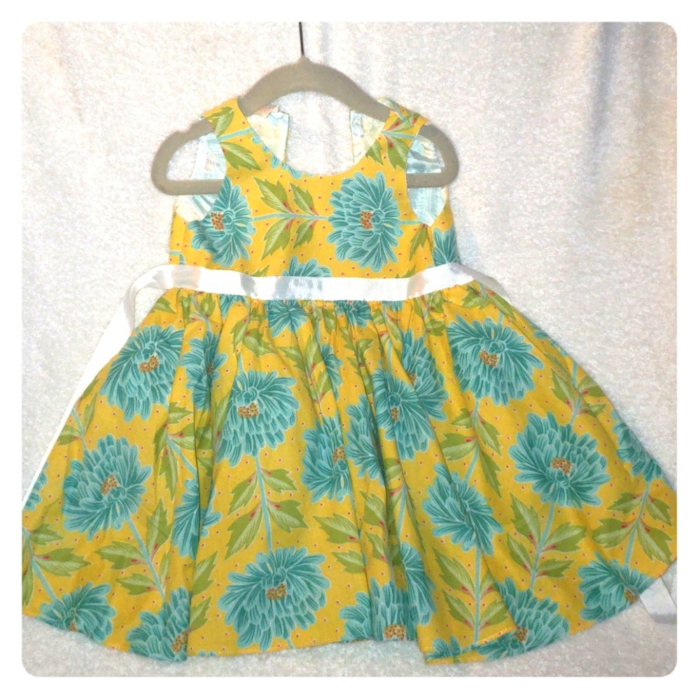 2T Floral Yellow/Blue dress w/ white ribbon